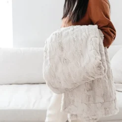 Saranoni Patterned Faux Fur Throw Blankets
