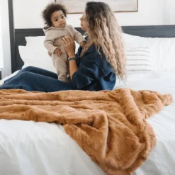 Saranoni Patterned Faux Fur Throw Blankets