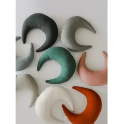 Snuggle Me Organic Feeding Pillow